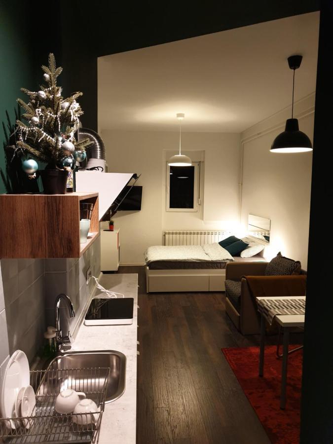 Studio appartment Savski Trg Belgrado Esterno foto